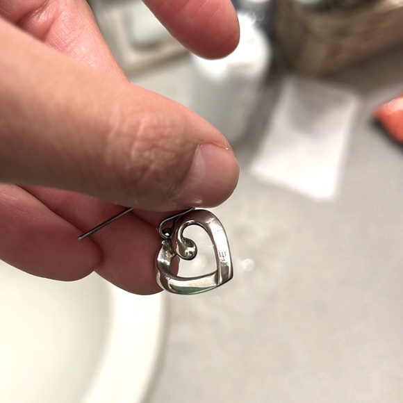 James Avery RETIRED ribbon heart earring/charm - Picture 3 of 3